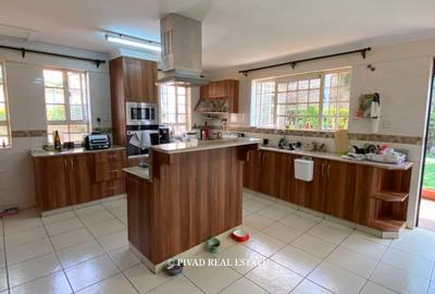 4 Bed Townhouse with Garden in Runda - 2