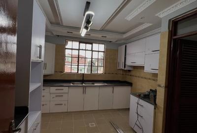 3 Bed Apartment with En Suite in Riverside - 3