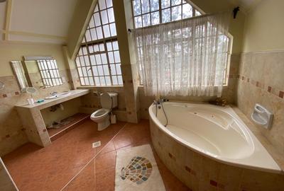 4 Bed Apartment with En Suite at Kilimani - 2
