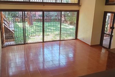 5 Bed Townhouse with En Suite in Westlands Area - 2