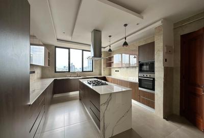 4 Bed Apartment with En Suite at Riverside Drive - 3