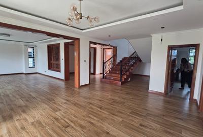 5 Bed Townhouse with En Suite at Paradise - 2