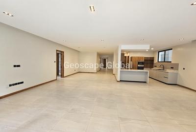 4 Bed Apartment with En Suite in Spring Valley - 2