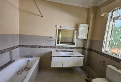 4 Bed House with En Suite in Kitisuru - 3