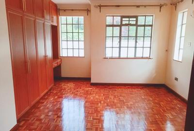 4 Bed Townhouse with En Suite at Off Convent Drive - 3