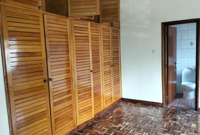 4 Bed Townhouse with En Suite in Lavington - 4