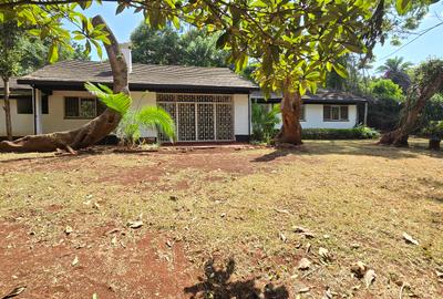 4 Bed House with En Suite at Loresho Crescent - 3