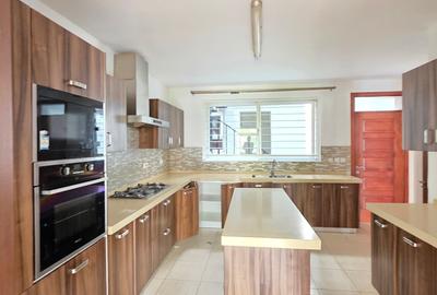 5 Bed Townhouse with En Suite at Lavington Green - 2