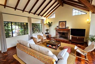 4 Bed House with En Suite at Lavington Area - 3