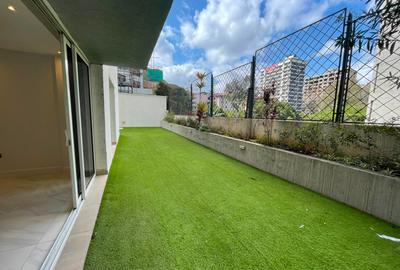 2 Bed Apartment with En Suite in Westlands Area