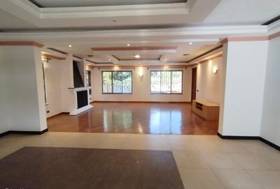 4 Bed Townhouse with En Suite at Near The Westgate - 2