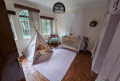 5 Bed Villa with En Suite in Kitisuru - 3