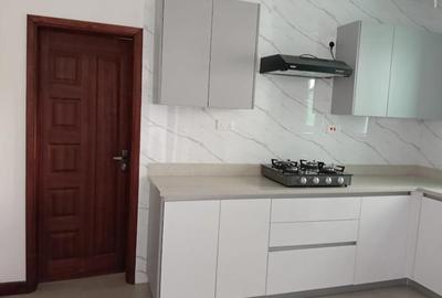 3 Bed Apartment with Staff Quarters in Parklands - 4