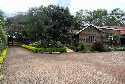 3 Bed House with En Suite in Lavington