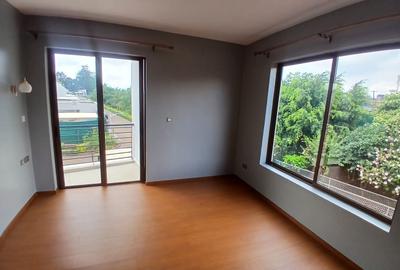 4 Bed House with En Suite in Runda - 2