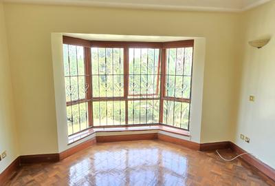 5 Bed Townhouse with En Suite in Runda - 3