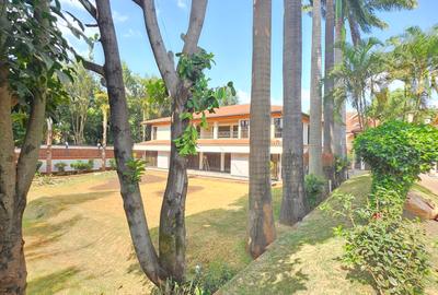 5 Bed House with En Suite at Old Runda - 3
