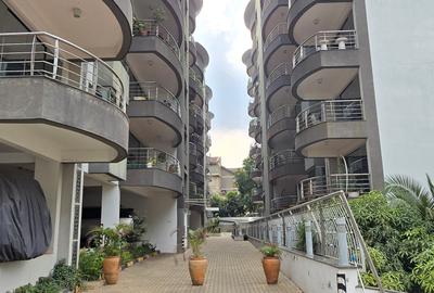 3 Bed Apartment with En Suite at Riverside Drive - 2