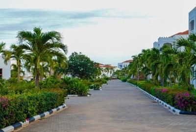 Serviced 3 Bed Apartment with En Suite at Sultan Palace - 3