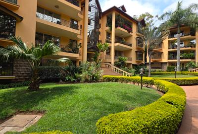 3 Bed Apartment with En Suite at Lavington Green