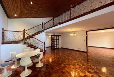 8 Bed House with En Suite at Spring Valley Rd - 4