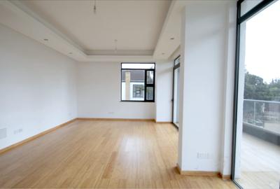 4 Bed Townhouse with En Suite in Garden Estate - 4