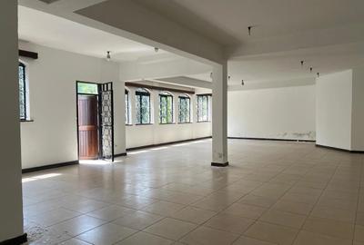 5 Bed House with En Suite in Nyari - 2