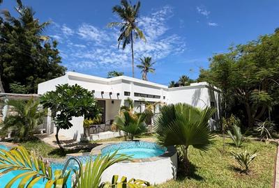 4 Bed House with En Suite at Watamu Beach