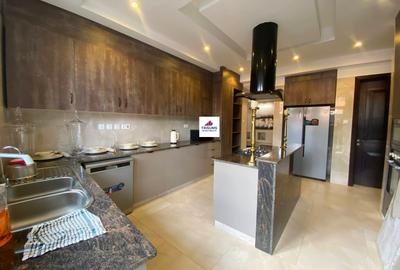 3 Bed Apartment with En Suite in Riverside - 4