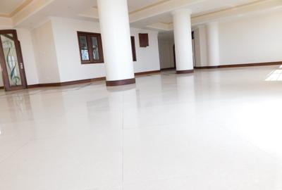5 Bed Apartment with En Suite in Kizingo - 3