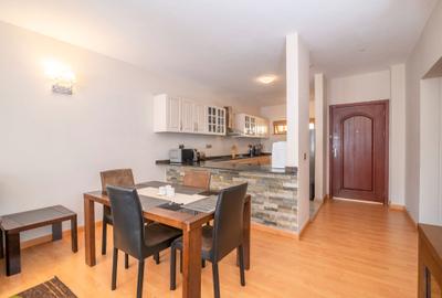 Furnished 1 Bed Apartment with En Suite at School Lane - 4