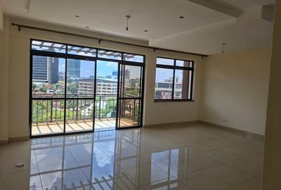 3 Bed Apartment with En Suite in Westlands Area - 2