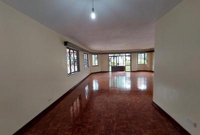 6 Bed Townhouse with En Suite at Kilimani Road - 4