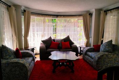 2 Bed House with En Suite in Rosslyn - 2