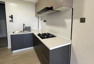 2 Bed Apartment with En Suite at Hatheru Road - 4