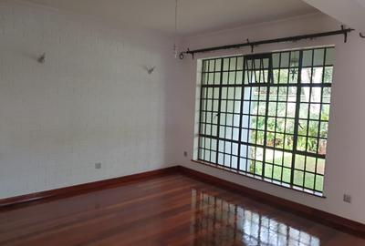 4 Bed Townhouse with En Suite in Spring Valley - 4