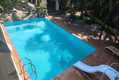 Studio Apartment with Swimming Pool in Runda