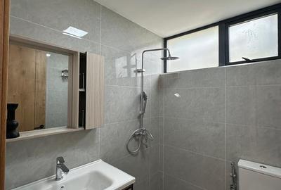3 Bed Apartment with En Suite in Lavington - 4
