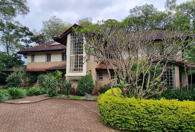 5 Bed Townhouse with En Suite at Lone Tree - 2