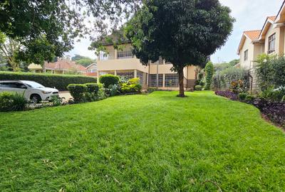 5 Bed House with En Suite in Runda - 4
