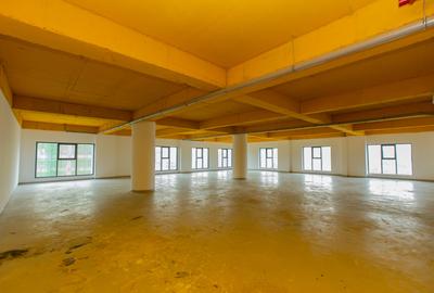 4,000 ft² Commercial Property with Backup Generator at Brookside Drive - 4