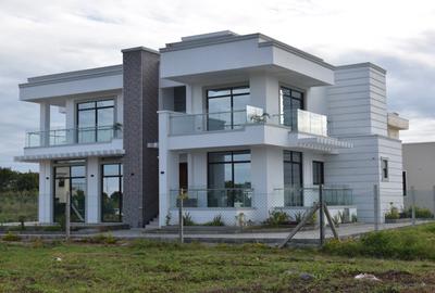4 Bed Villa with En Suite in Vipingo - 2