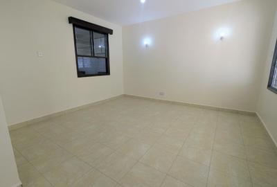 4 Bed House with En Suite at 3Rd Avenue - 3