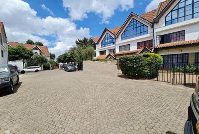 5 Bed Townhouse with En Suite in Westlands Area - 4