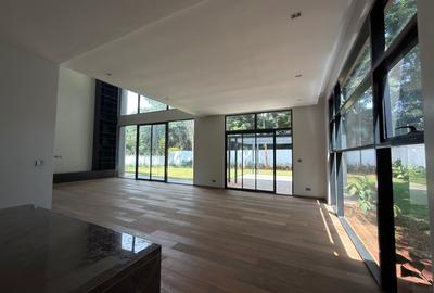 5 Bed Townhouse with En Suite in Runda - 3