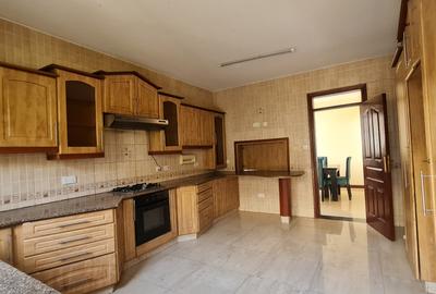 4 Bed Townhouse with En Suite at Brookside - 3