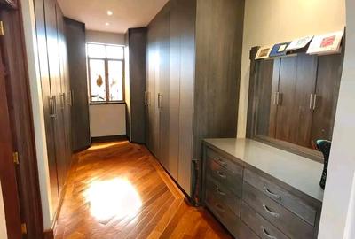 4 Bed House with En Suite in Karen - 3