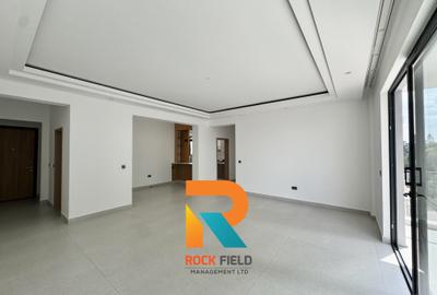 3 Bed Apartment with En Suite in Brookside - 2