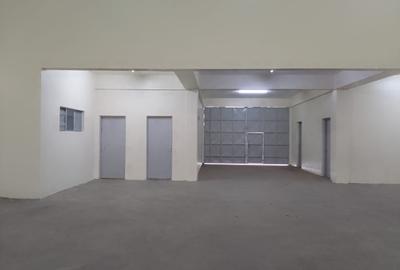 8,500 ft² Warehouse with Service Charge Included in Embakasi - 3