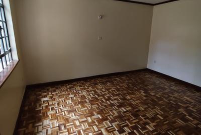5 Bed Townhouse with En Suite in Lavington